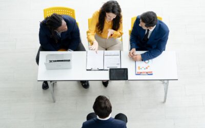 Jak odpowiedzieć na „Tell me about yourself” – rozmowa kwalifikacyjna po angielsku + przykłady