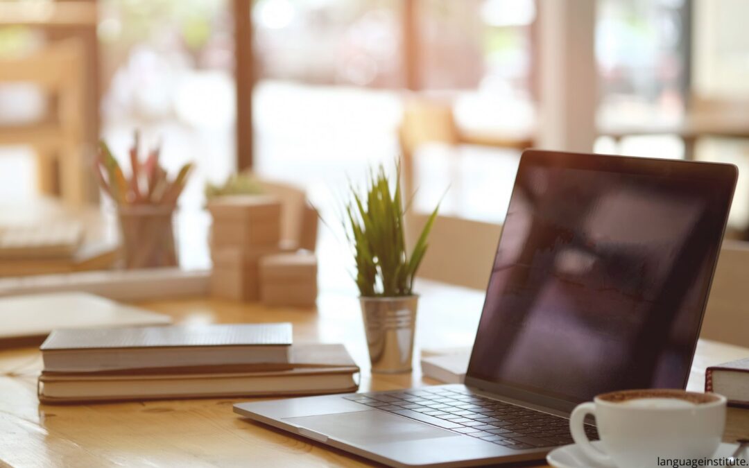 Czego NIE mówić podczas rozmowy rekrutacyjnej po angielsku – struktury językowe, które robią złe wrażenie (i jak powiedzieć to lepiej)